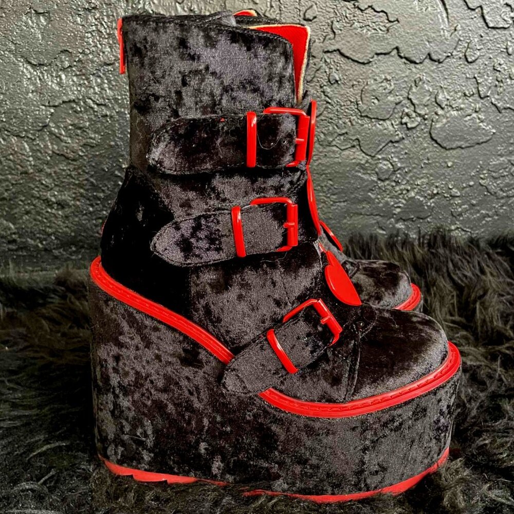 YRU Dune platform booties Black velvet red metal heart buckles size 7